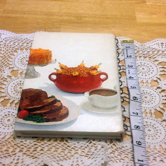 Vintage Campbell Cookbook, Easy Ways to Delicious Meals - Picture 2 of 11